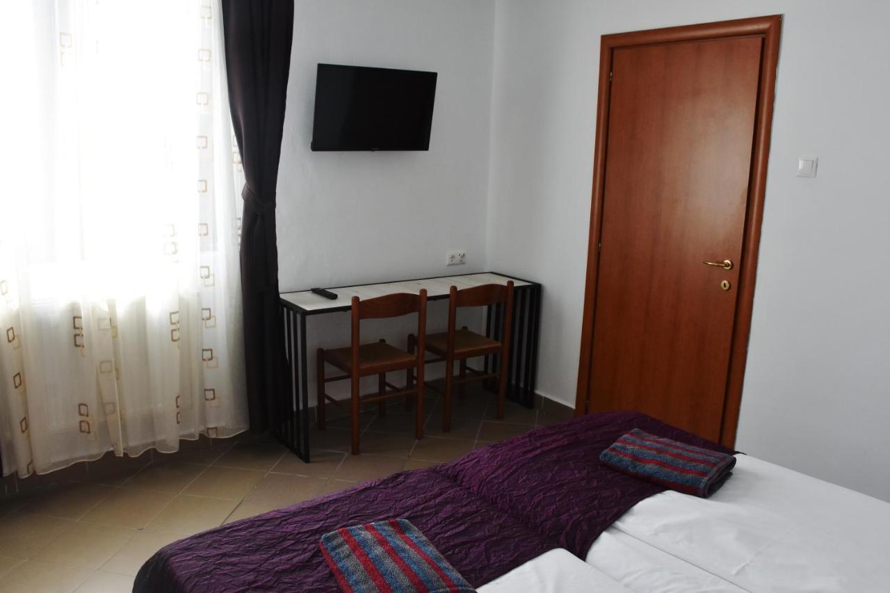 Pension Recidency オラデア エクステリア 写真